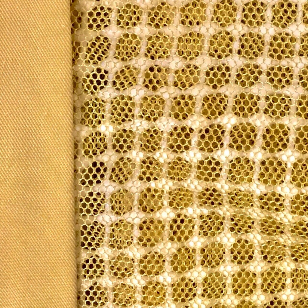 Tissage de cette tenue est en trois couches, aération totale pour un confort maximum. Couleur Sahara