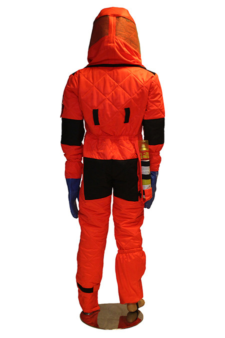 Combinaison de protection contre le frelon asiatique