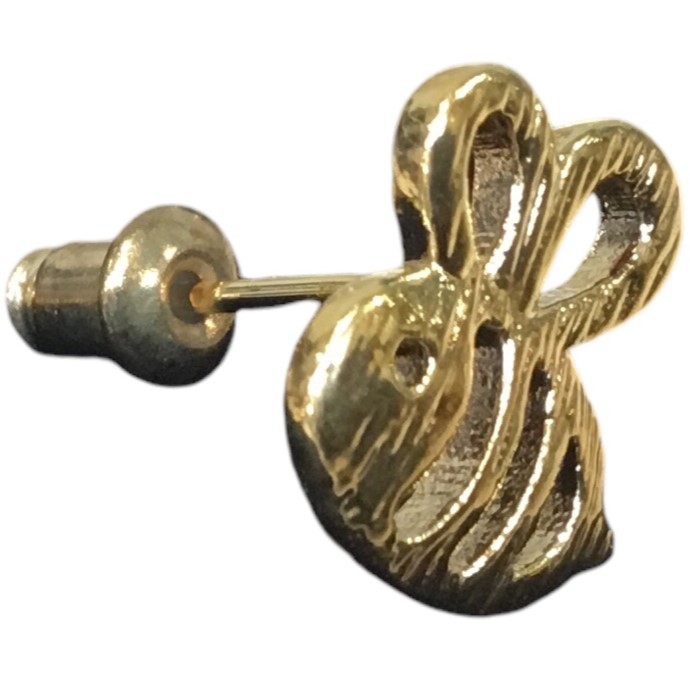 Boucles d'oreilles élégantes inspirées des abeilles, design sobre et intemporel, parfaites pour les passionnées d'apiculture