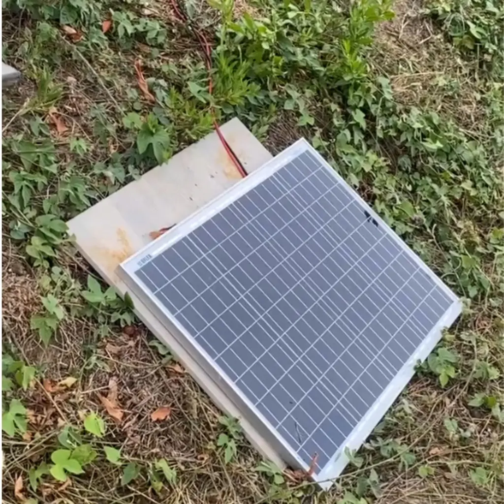 Panneau solaire pour harpes Beeprotector®.webp