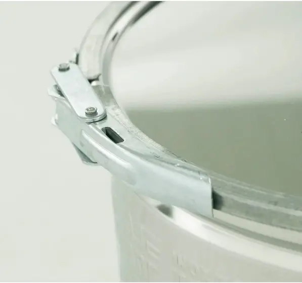 Seau en acier inoxydable 30 kg avec filtre et bague de serrage SN_251 2.webp